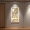 تُرسم الجبال المضيئة اشكال من الغزلان على شكل غيوم Specification image
